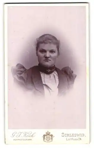 Fotografie G.T. Koch, Schleswig, Lollfuss 24, Porträt einer Dame mit hochgestecktem Haar