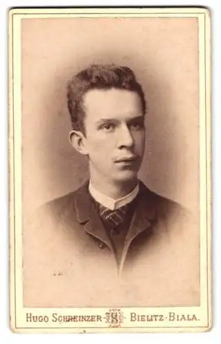 Fotografie Hugo Schreinzer, Bielitz-Biala, Portrait eines jungen Mannes
