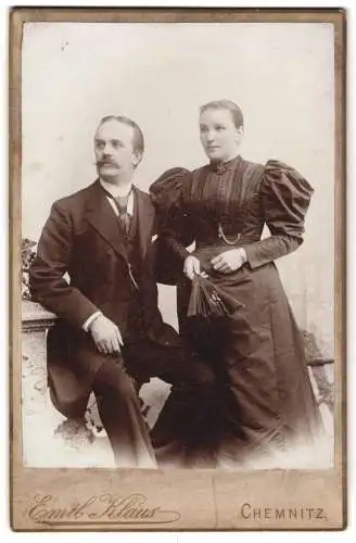 Fotografie Emil Klaus, Chemnitz, Reitbahnstr. 22, Elegantes Paar im Atelier