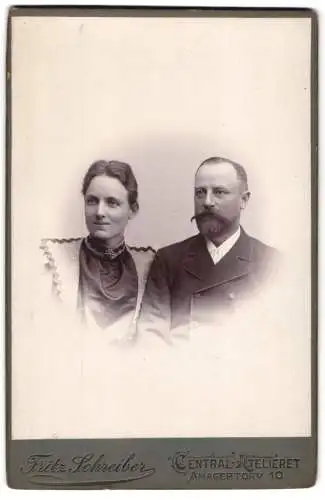 Fotografie Fritz Schreiber, Kopenhagen, Amagertorv 10, Porträt eines Paares