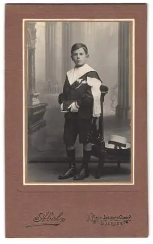Fotografie Abel, Bourges, 1. Place Jacques Coeur, Portrait eines Jungen