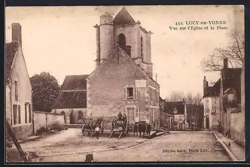 AK Lucy-sur-Yonne, Vue sur l`Église et la Place