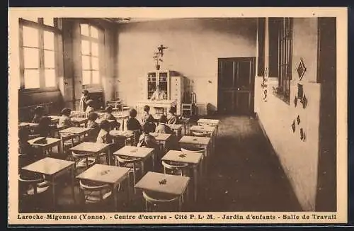 AK Laroche-Migennes /Yonne, Centre d`oeuvres, Cité P. L. M., Jardin d`enfants, Salle de Travail