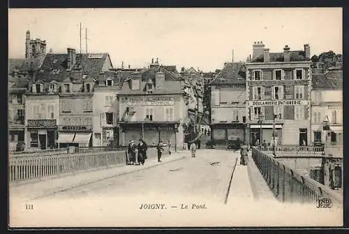 AK Joigny, Le Pont et les bâtiments environnants
