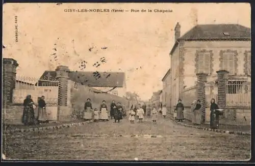 AK Gisy-les-Nobles /Yonne, Rue de la Chapelle avec habitants et maisons du village