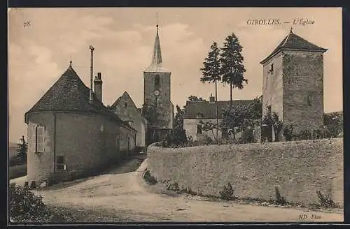 AK Girolles, L`église et la rue principale du village