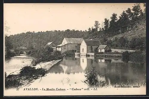 AK Avallon, Le Moulin Cadoux et le pont sur la rivière
