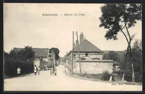 AK Sergines, Entrée du Pays