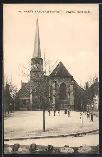 AK Saint-Fargeau /Yonne, L`Église, côté Sud