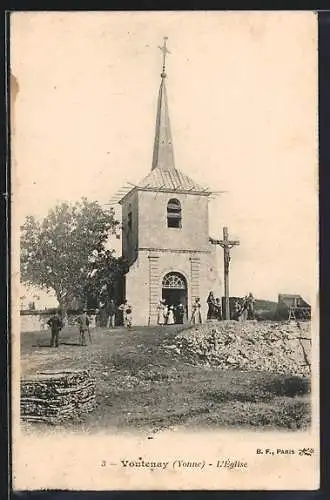 AK Voutenay /Yonne, L`Église avec des villageois devant