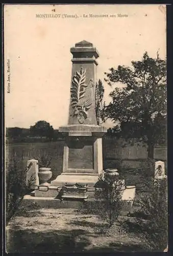 AK Montillot /Yonne, Le Monument aux Morts