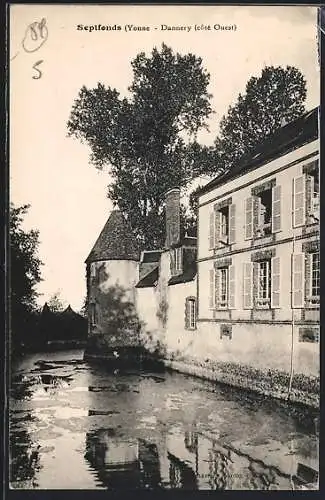 AK Septfonds /Yonne, Dannery, côté Ouest, vue sur le canal et les bâtiments historiques