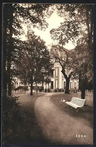 AK Coulanges-sur-Yonne, Propriété de Misery, Dans Le Parc