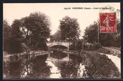 AK Commissey /Yonne, Canal de Bourgogne et pont entourés d`arbres