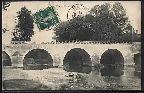 AK Cheny, Le Pont sur la rivière entouré d`arbres