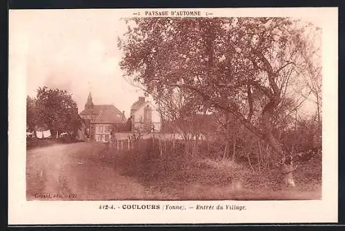 AK Coulours /Yonne, Entrée du Village en automne