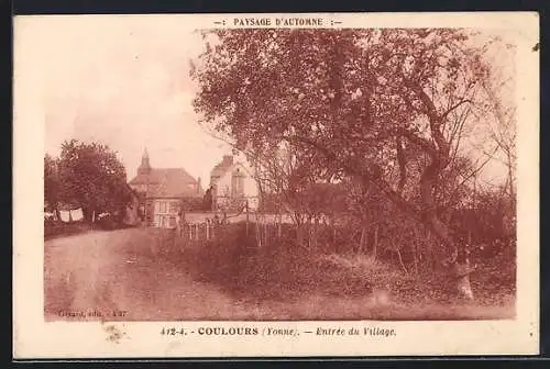AK Coulours /Yonne, Entrée du Village en automne