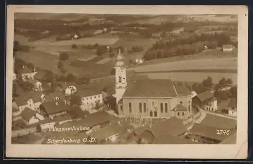 AK Schardenberg /O.-D., Teilansicht mit Kirche u. Feldern, Fliegeraufnahme