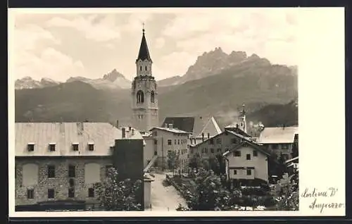 Foto-AK Cortina d`Ampezzo, Panorama mit Kirche