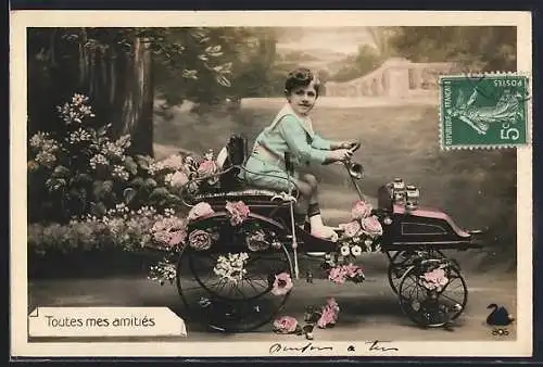 AK Knabe in einem Auto