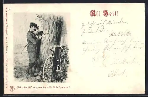 AK Fahrrad, Mann schnitzt ein Herz in einen Baum