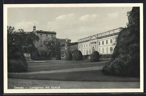 AK Dessau, Lustgarten mit Schloss