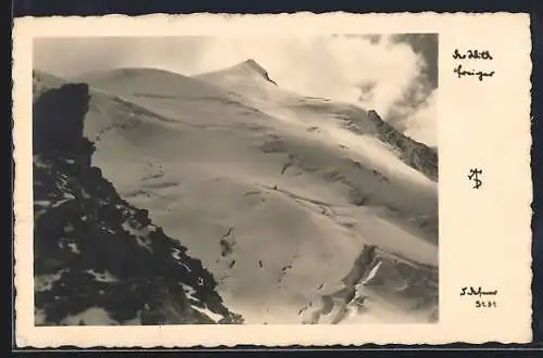 Foto-AK Adalbert Defner: Hochgebirgspartie mit Bergspitze im Schnee