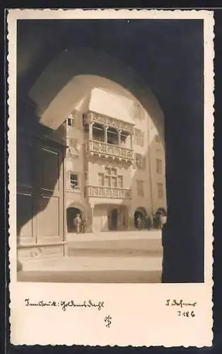 Foto-AK Adalbert Defner: Innsbruck, Gasthaus goldenes Dachl