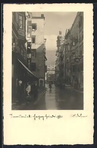 Foto-AK Adalbert Defner: Innsbruck, Herzog Friedrich-Strasse mit Passanten