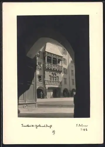 Foto-AK Adalbert Defner: Innsbruck, Gasthaus goldenes Dachl