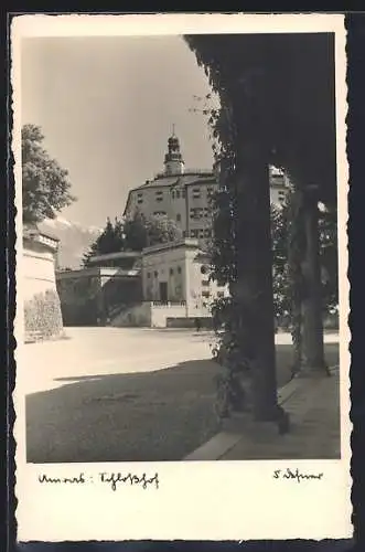 Foto-AK Adalbert Defner: Amras, Schlosshof