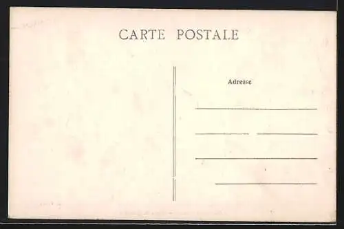 AK Fouchères /Yonne, Place de la Mairie avec des enfants rassemblés devant le bâtiment administratif