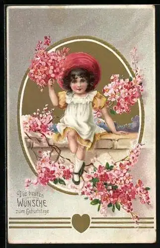 AK Kind sitzt von Blüten umgeben auf einer Mauer, Geburtstagswünsche