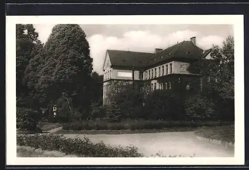 AK Rosenau unter dem Radhoscht, Schule mit Anlagen