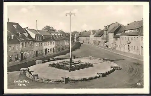 AK Hartha i. Sa., Markt mit Geschäften