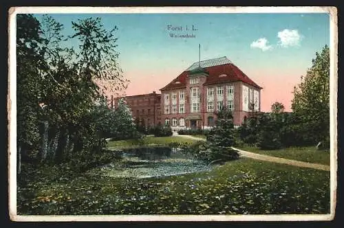 AK Forst i. L., Webeschule vom Garten betrachtet