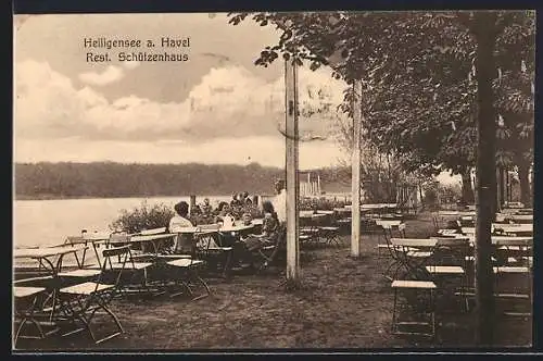 AK Berlin-Heiligensee a. Havel, Rest. Schützenhaus mit Terrasse