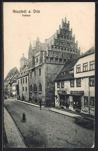 AK Neustadt a. Orla, Strassenpartie mit Rathaus, Geschäft Brennabor Räder