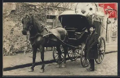 AK Paris, Mann mit Pferdekutsche