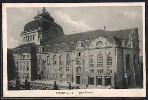 AK Freiburg i. B., Partie am Stadt-Theater