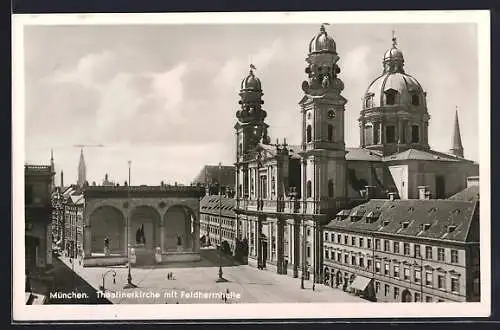 AK München, Theatinerkirche mit Feldherrnhalle