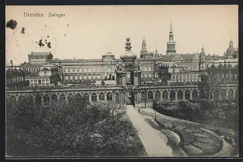 AK Dresden, Zwinger mit Strassenpartie