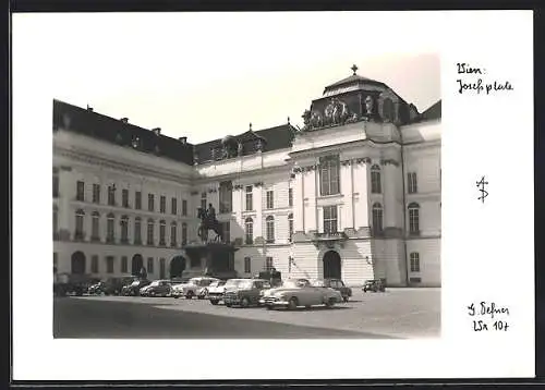Foto-AK Adalbert Defner: Wien, Autos auf dem Josefsplatz