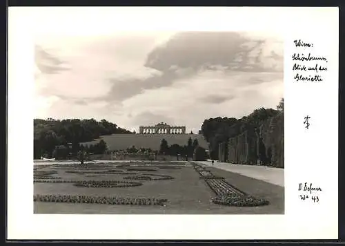 Foto-AK Adalbert Defner: Wien, Schönbrunn, Blick auf das Gloriette