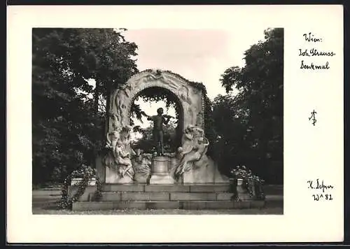 Foto-AK Adalbert Defner: Wien, Joh. Strauss-Denkmal