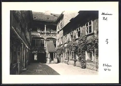 Foto-AK Adalbert Defner: Blick in den Altwiener-Hof