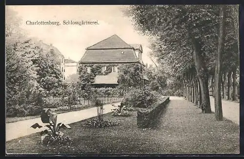AK Berlin-Charlottenburg, Schlosssgärtnerei mit Allee