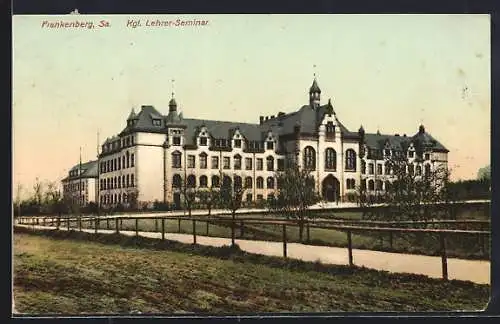 AK Frankenberg /Sa., Königliches Lehrer-Seminar mit Strassenpartie