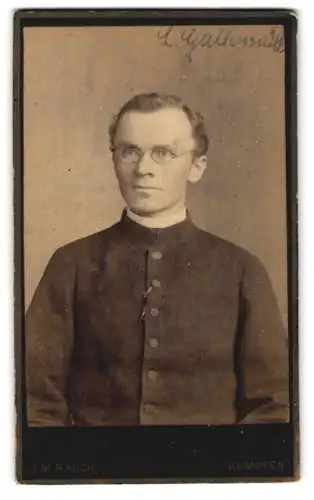 Fotografie J. M. Rauch, Kempten, Am Turnplatz, Pfarrer Ludwig Gallenmüll im Talar