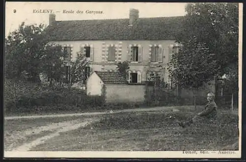 AK Egleny, École des Garcons et paysage environnant